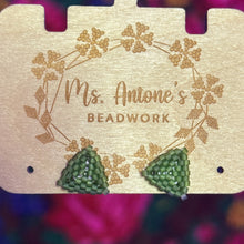 Load image into Gallery viewer, Micro Peyote stitch triangles