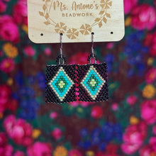 Load image into Gallery viewer, Square Peyote Stitch